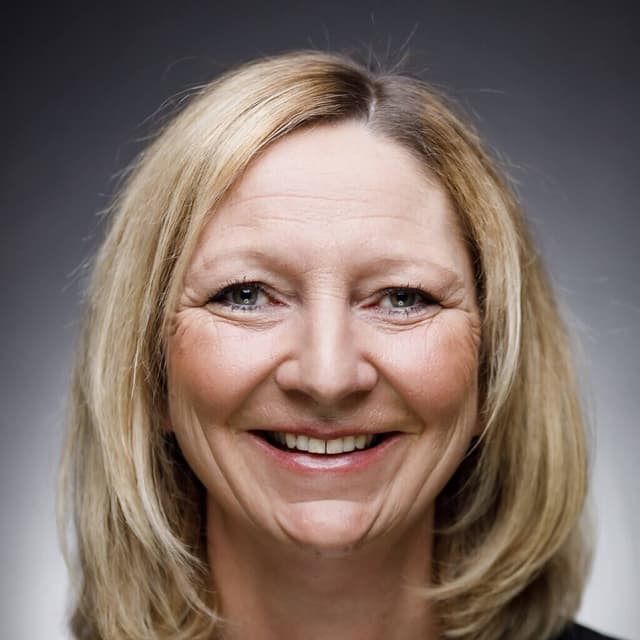 Porträt von Nicole Widder-Flierl